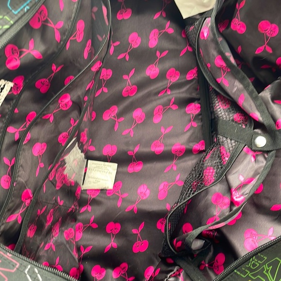 NWOT: Flirty Travel Bag! 🍒 - Picture 3 of 3